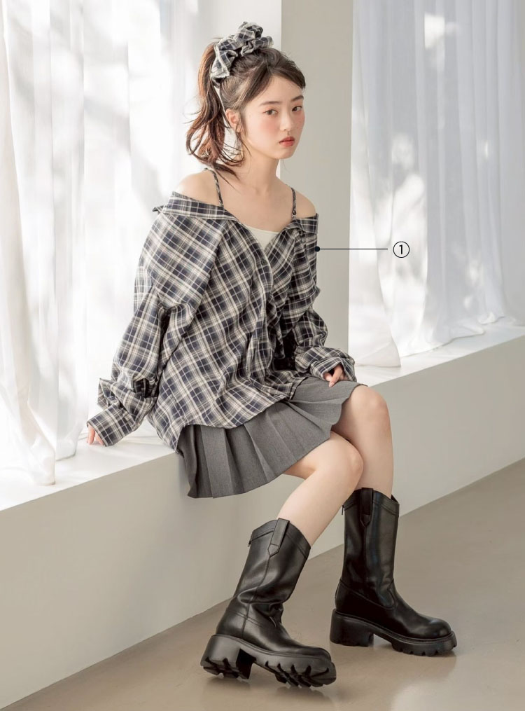 チェックシャツチェックビスチェのコーディネート