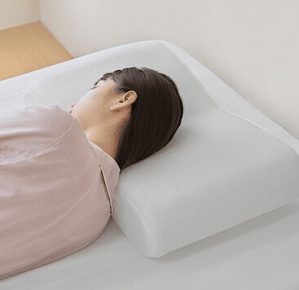 寝返りを受け止めるまくら